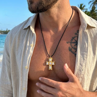 mens-savie-hammered-cross-pendant-with-balck-cord
