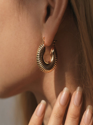 Cori Ribbed Hoops | 18K Plated