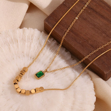 18k-emeralda-grace-pendant-necklace-and-earrings-set