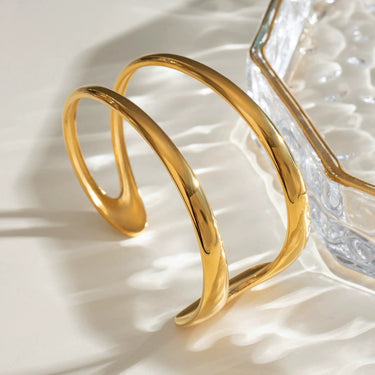 Gold armcuff for women