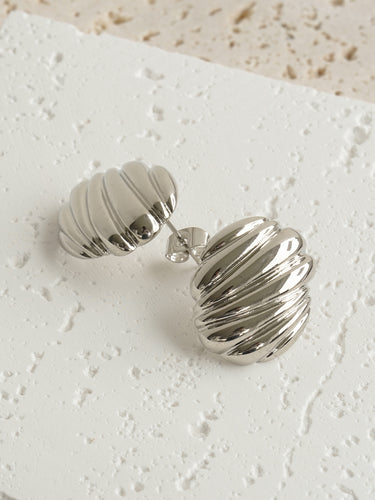 Dyla Ribbed Oval Studs | 18K Plated
