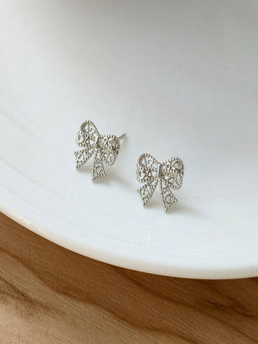 Glints Bow Studs |14K Plated