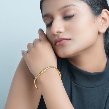 Wavy Cuff Bracelet | 18K Plated