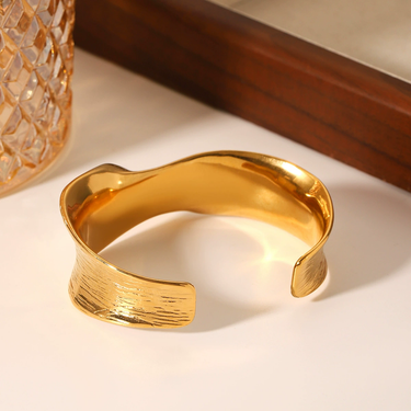 Aurea Wave Cuff Bracelet creatives