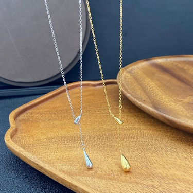 Aureum Teardrop Lariat Necklace | 18K Plated