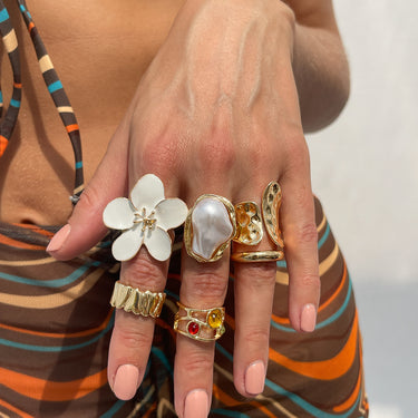Bailey Floral Pearl Stack Rings(Set of 6)