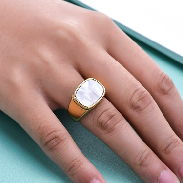 Lustra ring for women