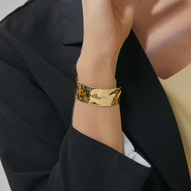 Diva Hammered Mini Cuff | 18K Plated